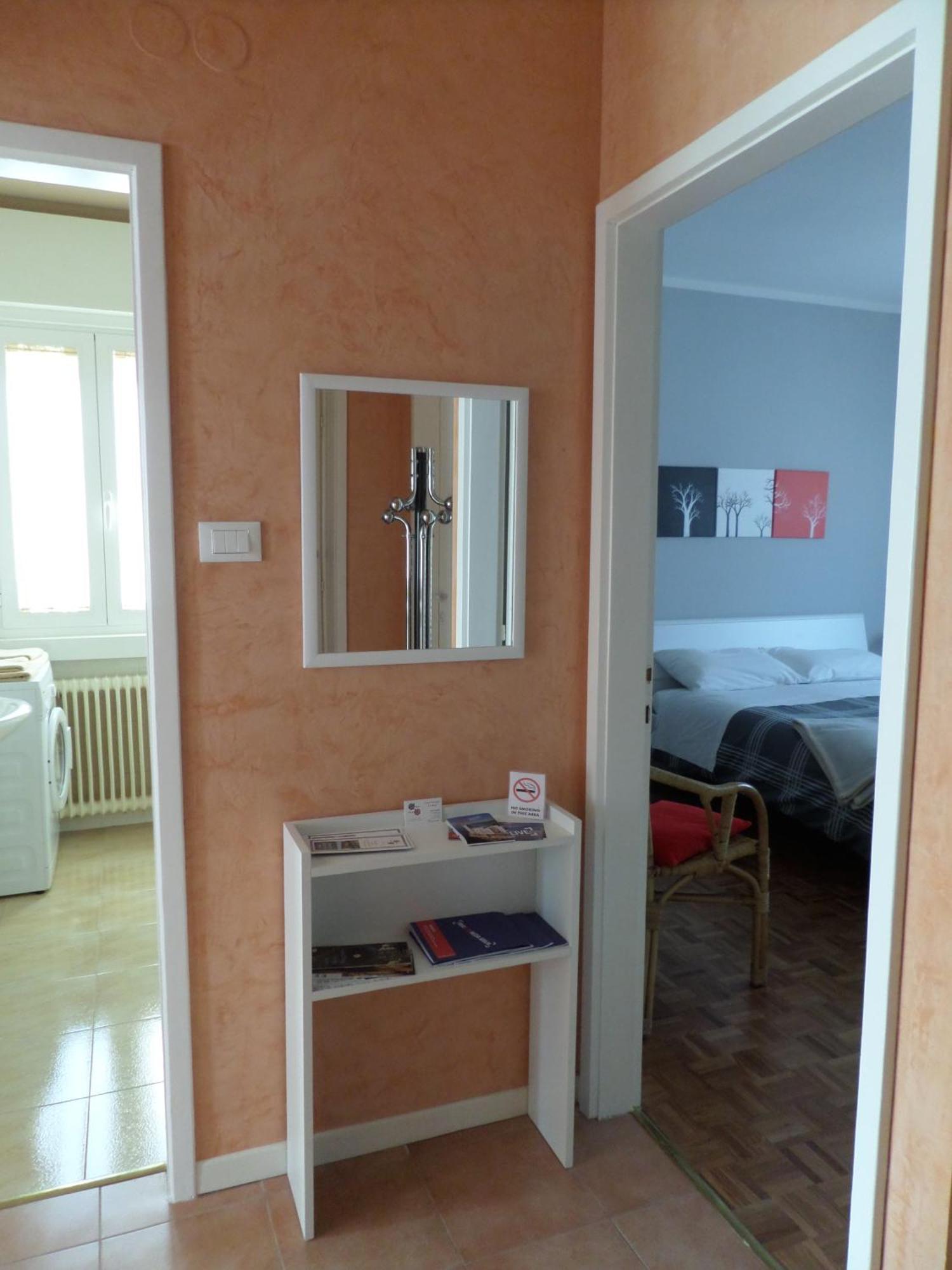 Le Rose Lägenhet Trieste Exteriör bild
