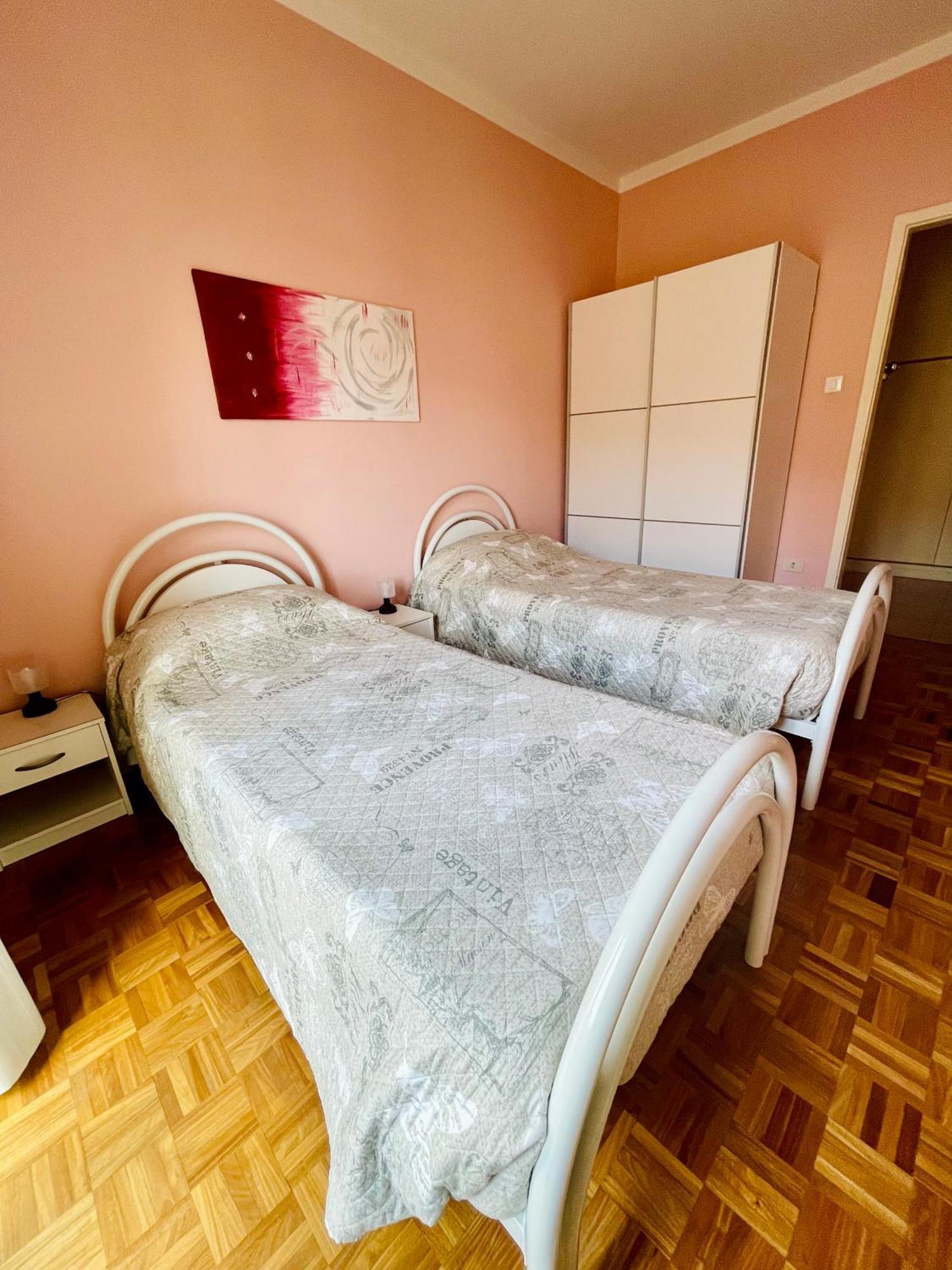 Le Rose Lägenhet Trieste Exteriör bild