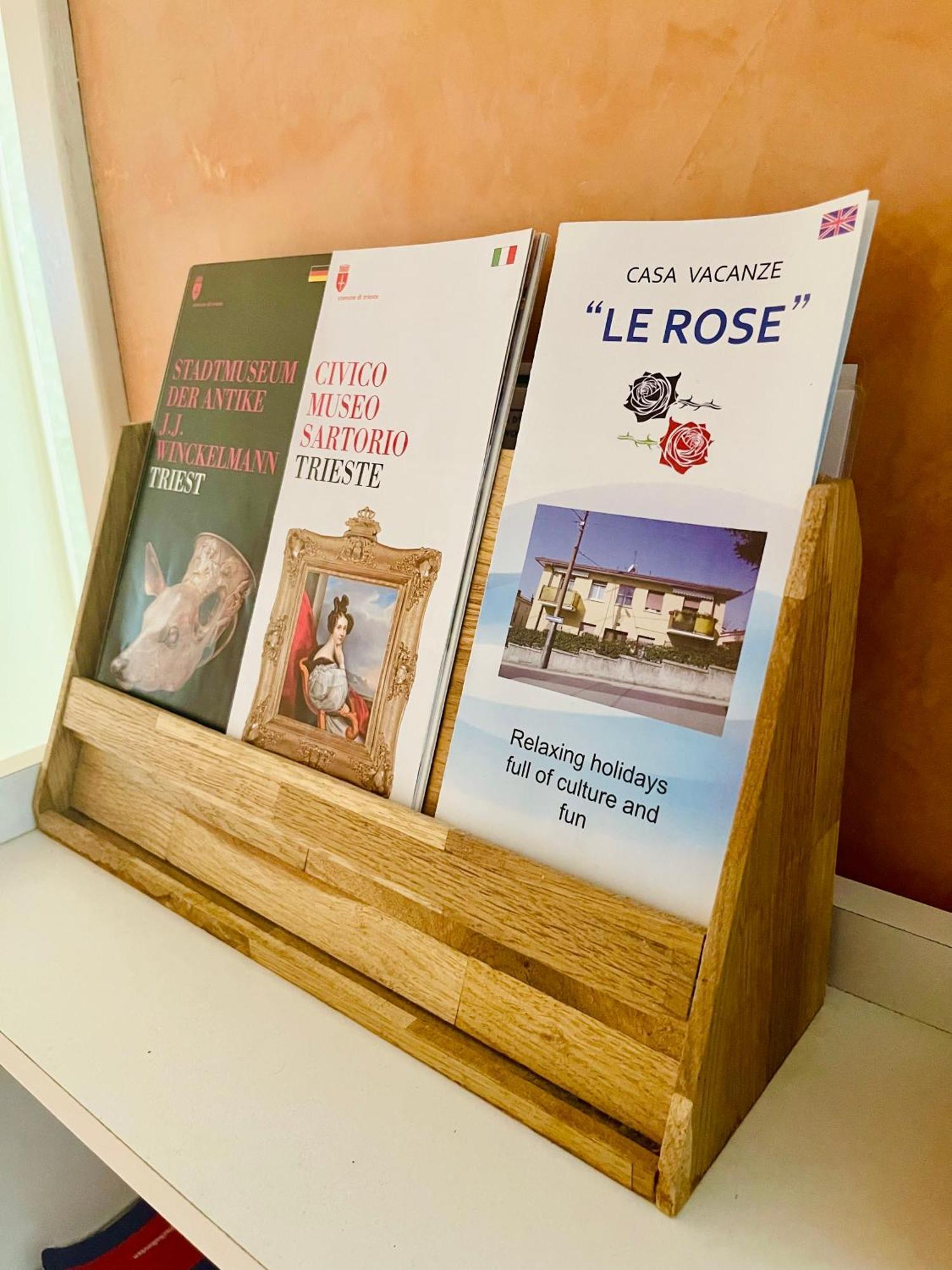 Le Rose Lägenhet Trieste Exteriör bild